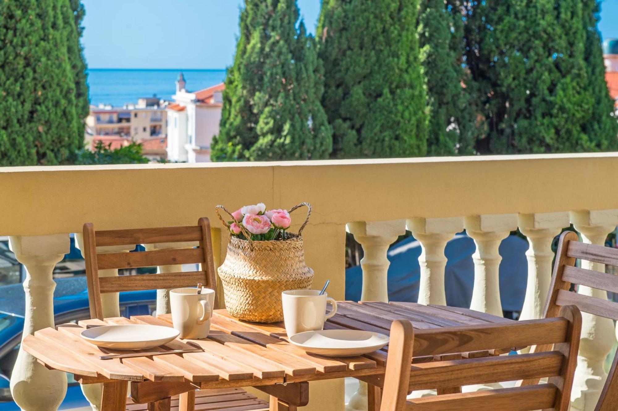Oliviers -Agreable 2 Pieces Dans Maison Bourgeoise Menton Exterior foto